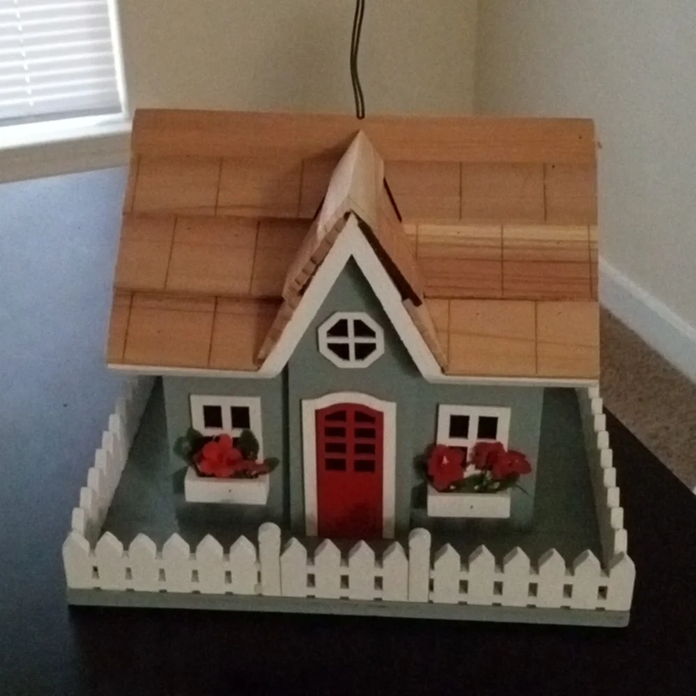 Lil Birdhouse